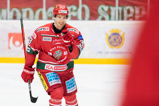 Modos Max Tjernström jublar