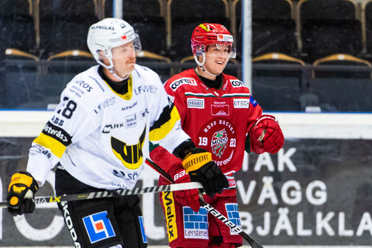 Västerås Lukas Zetterberg deppar medan Modos Filip Hasa