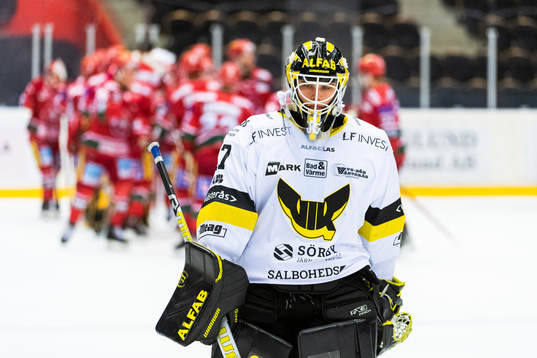 Västerås målvakt Johan Gustafsson deppar
