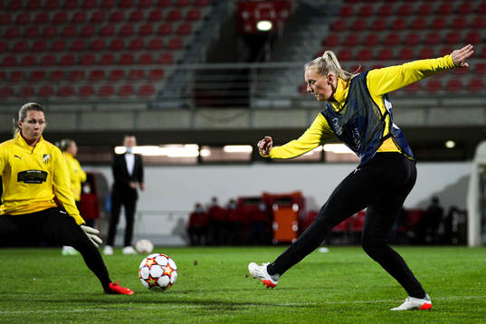 Goalkeeper Jennifer Falk and Stina Blackstenius of Häcken