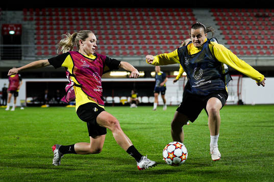 Elin Rubensson and Milica Mijatovic of Häcken