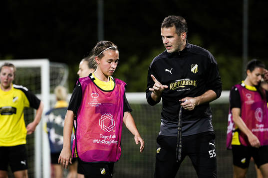 Julia Zigiotti Olme and Robert Vilahamn, head coach, of