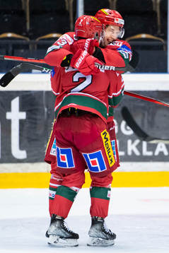 Modos Filip Hasa och Max Tjernström jublar