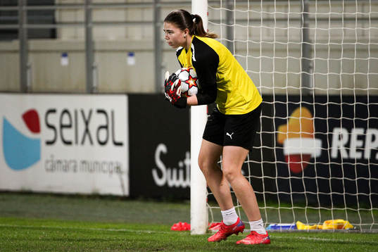 Goalkeeper Lisa Hall