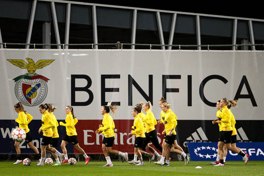 Players warm up