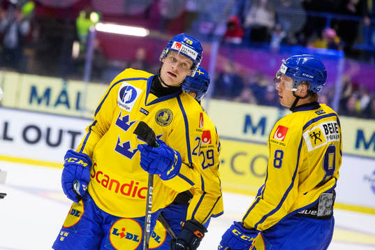 Sveriges Anton Bengtsson jublar med Fredrik Olofsson