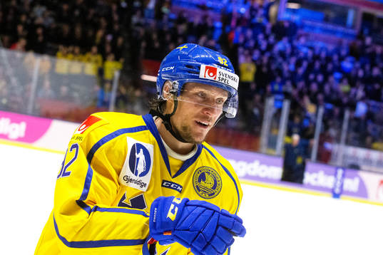 Sveriges Jesper Olofsson jublar