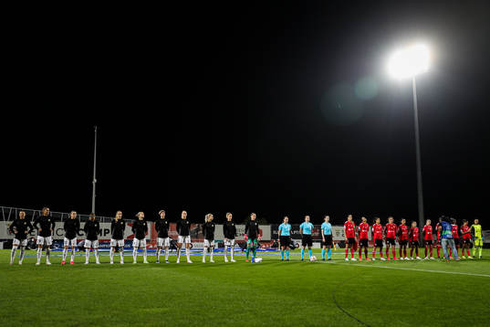 Players of Häcken and Benfica