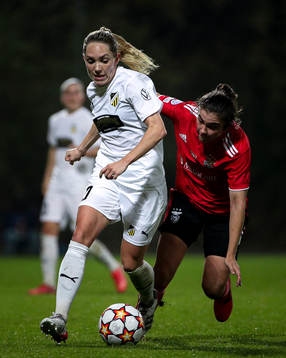 Elin Rubensson of Häcken and Pauleta of  Benfica