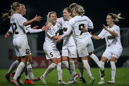 Elin Rubensson of Häcken celebrates the 0-1 goal