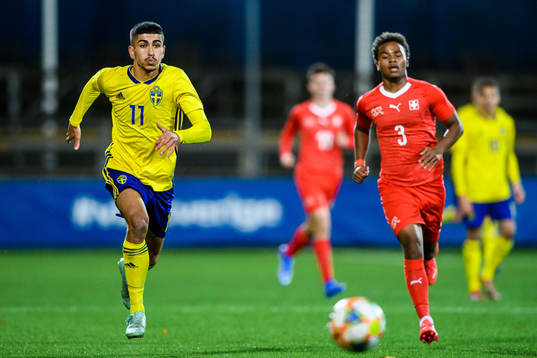 Sveriges Ahmed Qasem och Schweiz Malik Sawadogo