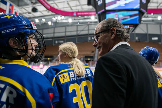 Linnea Johansson and assistant coach Andreas Spångberg of