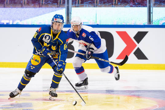 Ebba Berglund of Sweden and Lucia Istocyova of Slovakia
