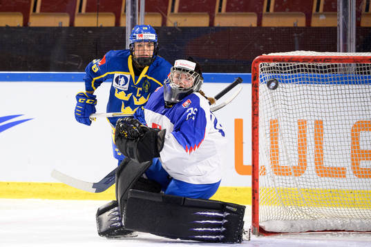 Michelle Löwenhielm of Sweden and goalkeeper Nikola