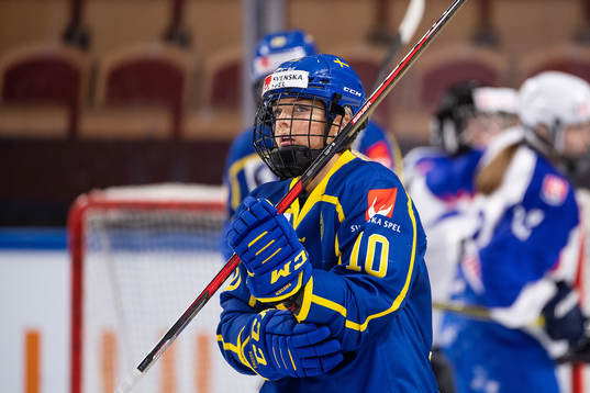 Mina Waxin of Sweden