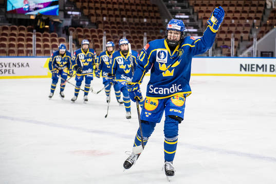 Josefin Bouveng of Sweden celebrates