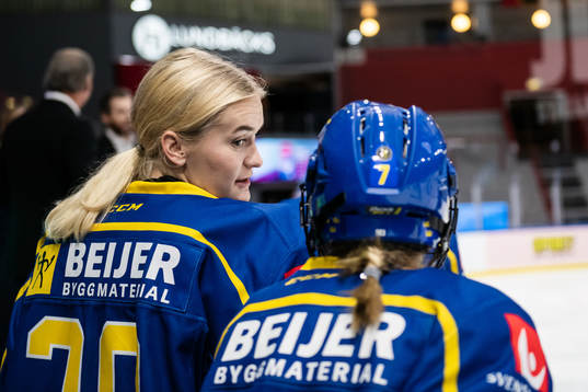 goalkeeper Emma Söderberg of Sweden