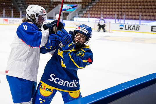 Lucia Istocyova of Slovakia and Linnea Hedin of Sweden