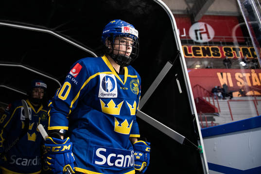 Mina Waxin of Sweden