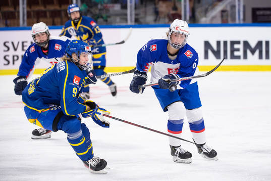 Jessica Adolfsson of Sweden and Lucia Istocyova of Slovakia
