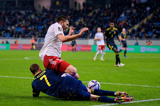 David Khocholava of Georgia and Viktor Claesson of Sweden