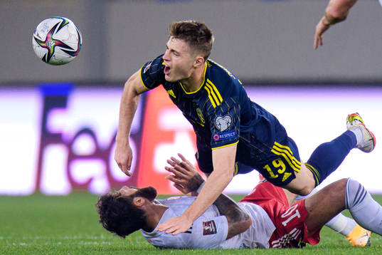 Mattias Svanberg of Sweden and Tornike Okriashvili of