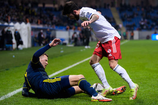 Viktor Claesson of Sweden and Irakli Azarov of Georgia