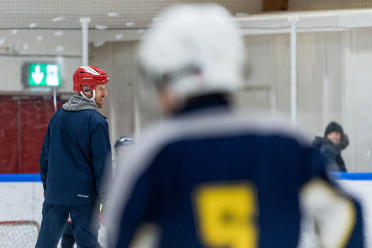Frölundas Jens Olsson, tränare för Hovås P2013, med