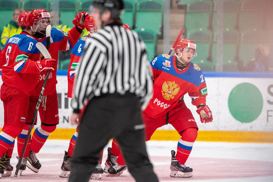 Alexander Pashin of Russia celebrates scoring 4-3during the