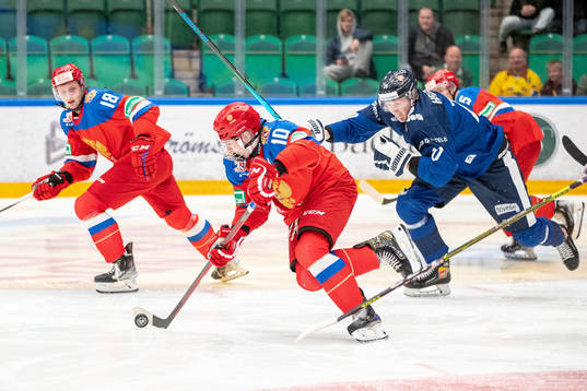 Ivan Miroshnichenko of Russia and Samuel Helenius of Finland