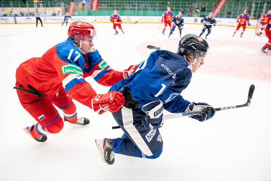 Alexander Kiskaov of Russia and Kasper Puutio of Finland