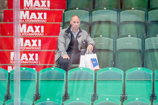 Rögles sports director Chris Abbot in the stands