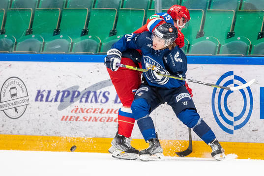 Ivan Didkovsky of Russia and Ville Koivunen of Finland