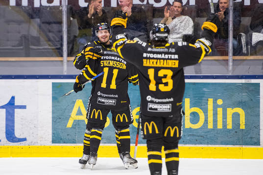 Västerås Jimmie Jansson jublar ihop med Anton Svensson