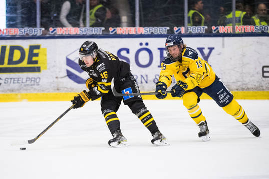 Västerås Filip Karlsson och Södertäljes William Haag