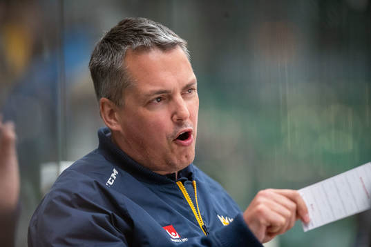 Tomas Montén, head coach, of Sweden