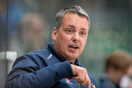 Tomas Montén, head coach, of Sweden