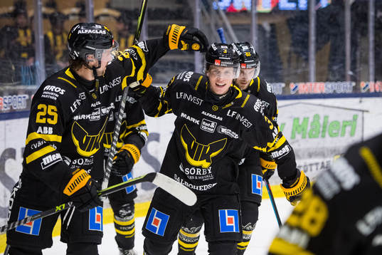 Västerås Marcus Bergman och Ludvig Östman jublar