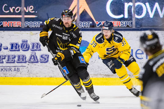 Västerås Mikael Frycklund och Södertäljes Brett Pollock