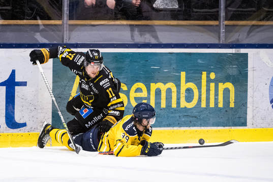 Västerås Anton Svensson och Södertäljes Brett Pollock