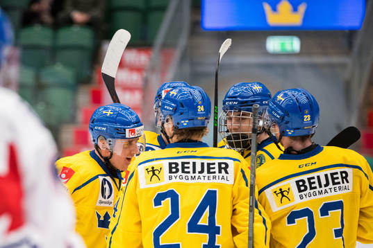 Emil Andrae of Sweden celebrate with teammates
