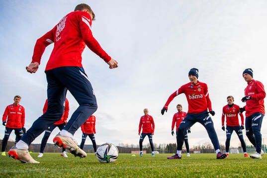 Kristian Thorstvedt and players of the Norwegian national