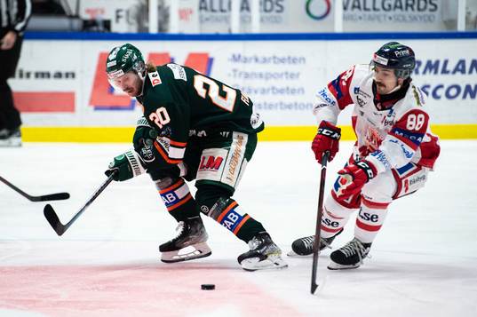 Kristianstads Erik Flood och Västerviks Skyler McKenzie