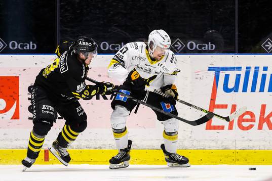 s Lucas Carlsson och Västerås William Wikman