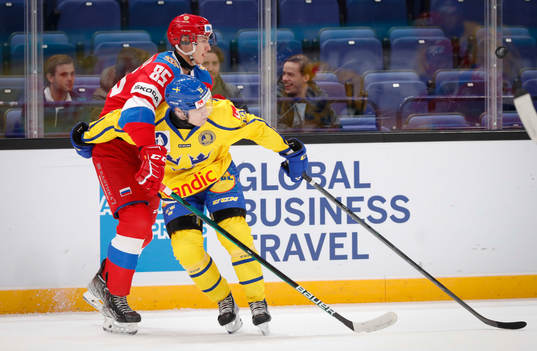 Shakir Mukhamadullin of Russia and Daniel Viksten of Sweden