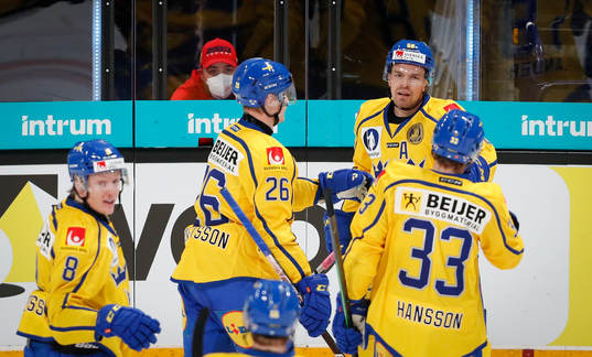 Anton Lander of Sweden celebrating the 3-2 goal