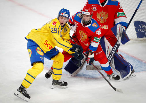 Pontus Holmberg of Sweden and Vladimir Grudinin of Russia