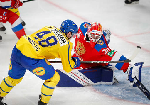 Carl Klingberg of Sweden scores the 4-2 goal behind