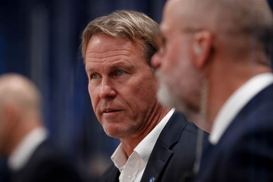Head Coach Johan Garpenlöv of Sweden