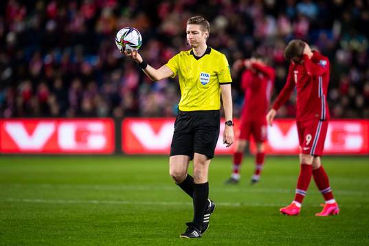 Lawrence Visser, referee